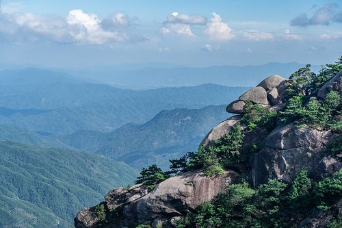 风景线上的故事（探秘大自然的魅力）