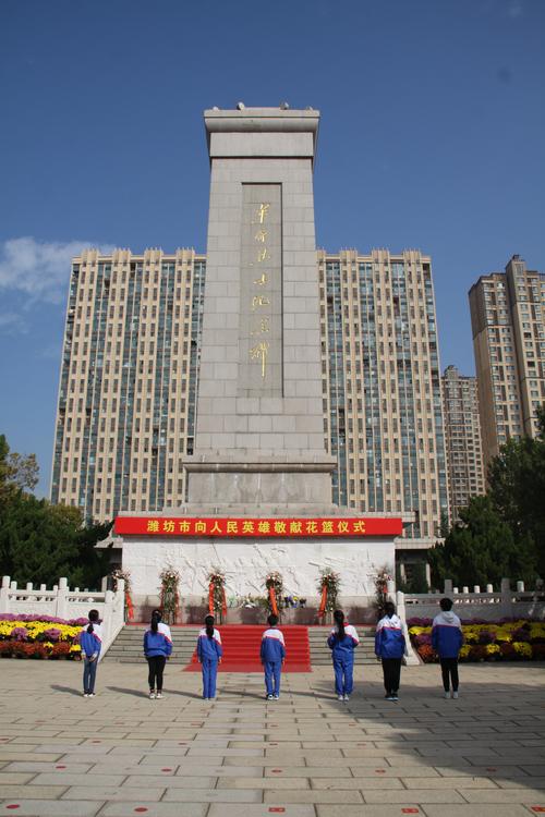 鞠躬致敬，铭记烈士（用一生来献祭，铸就了民族的荣光）