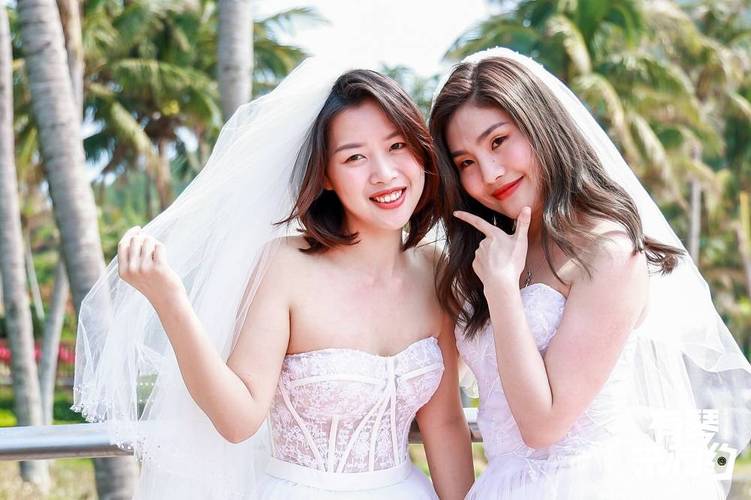 天使笑着前行的故事(爱与勇气的故事)