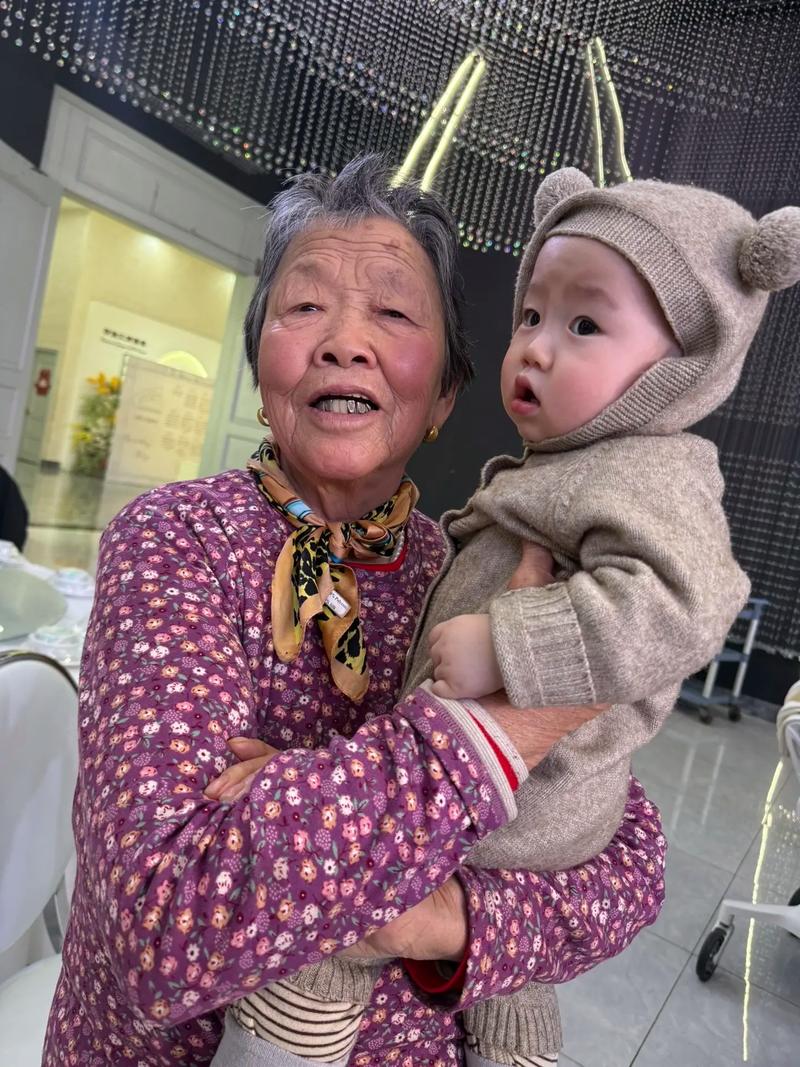 崇拜姥姥的我（坚强而慈爱的老人）